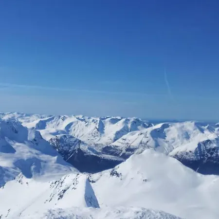 Bakken, Feriebolig * Volda