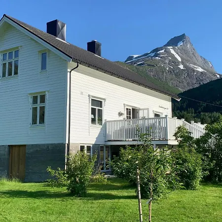 Bakken, Feriebolig Dom wakacyjny Volda